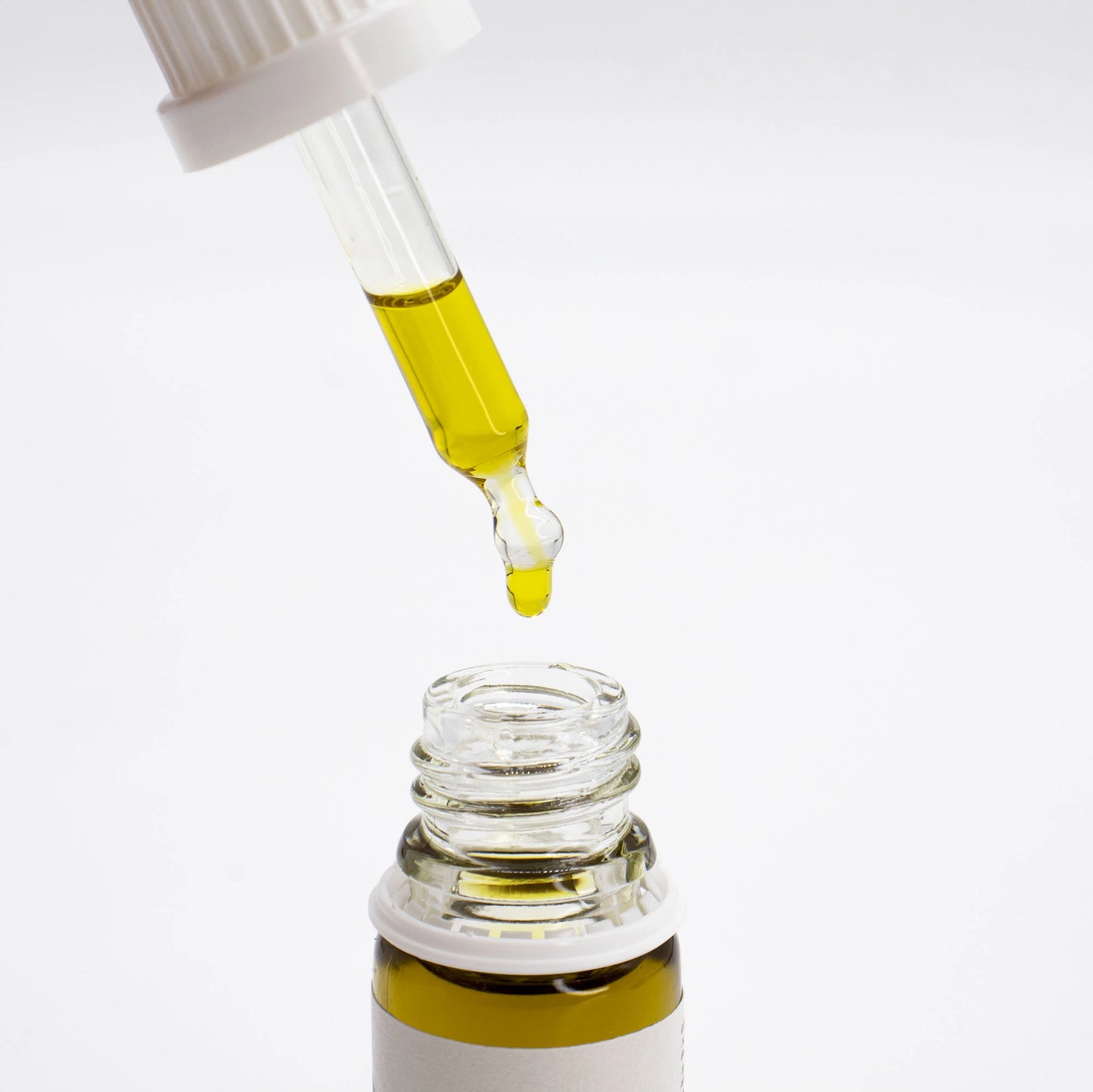 Huile CBD 20 % Zenherb – flacon pipette, usage quotidien sans THC